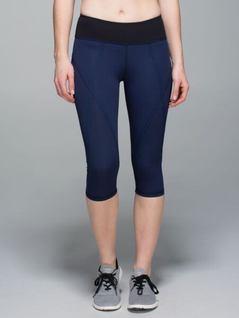 lululemon athletica Pedal Pace Crop Navy Crop Capris Size 6
